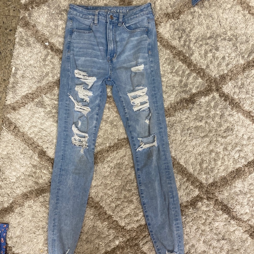 Ripped jeans high rise